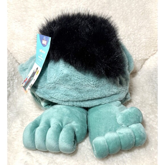 Marvel Hulk Kids' Hooded Blanket - The Marvel Collection by Pillowfort - Picture 2 of 3